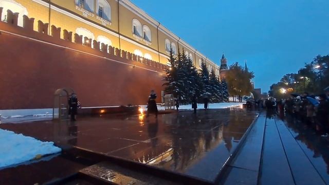 Смена караула в осадках смотреть онлайн