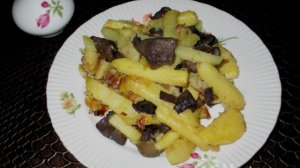 Жареная картошка с замороженными грибами