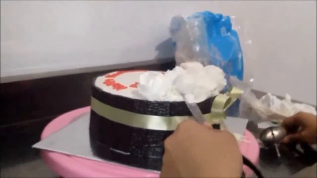 Black Forest Cake Topper Roses смотреть онлайн