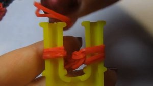 ЛАК из резинок на рогатке без станка | Nail Polish Rainbow Loom Bands Charm