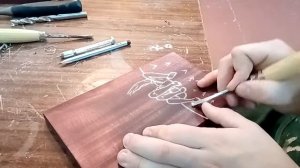 Резьба по дереву   . Картина из дерева .Резная картина .Вырезание узора на досточке.