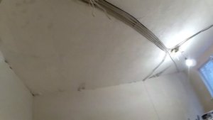 Укладка ламината на фанеру Убрали скрип пола с помощью пены