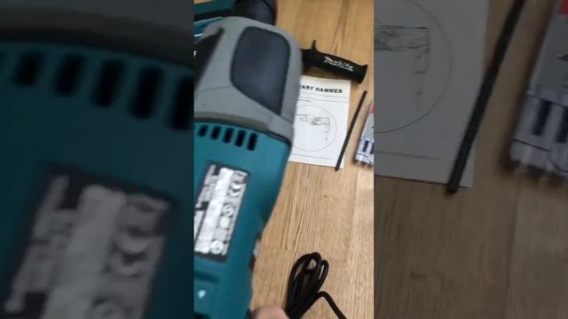 Перфоратор Makita HR2470