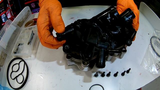 ?VOLKSWAGEN TSI BOMBA de Agua. VW GOLF. CJZ Seat Audi Skoda water pump replacement. смотреть онлайн