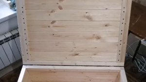 Деревянный ящик для вещей