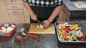Овощное рагу с мясом в духовке