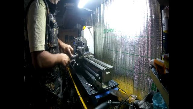 Самодельный мини-экскаватор своими руками, с поворотом на 360 часть 3 установка двигателя и стрелы. смотреть онлайн