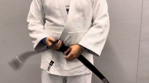 Как правильно завязать пояс. Вариант 1. На кимоно дзюдо , самбо, джиу-джитсу, грэпплинг, карате.