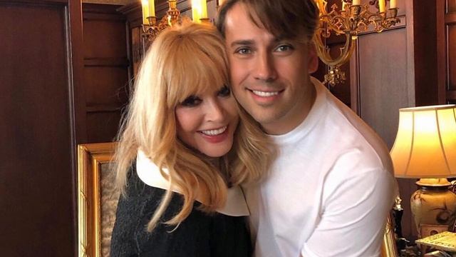 СТЫДОБА КАКАЯ! Теперь Придется БЕЖАТЬ и Пугачевой, и Галкину... смотреть онлайн