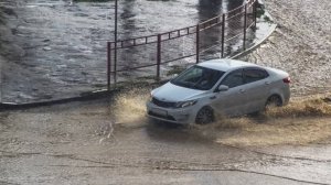 Сильнейшие ливни, грозы и порывистый ветер. Штормовое предупреждение объявлено в Приморье