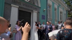 ПРАНК_ БАЯНИСТ-ВИРТУОЗ притворился НОВИЧКОМ на СВАДЬБЕ ft. Гитара с Нуля (720p).mp4