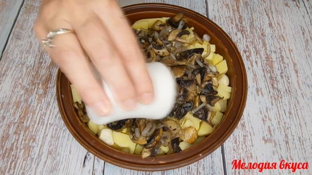 Вкусная Картошка По-ОХОТНИЧЬИ! Жаркое с Колбасками и Грибами! Вкусно Просто Быстро!