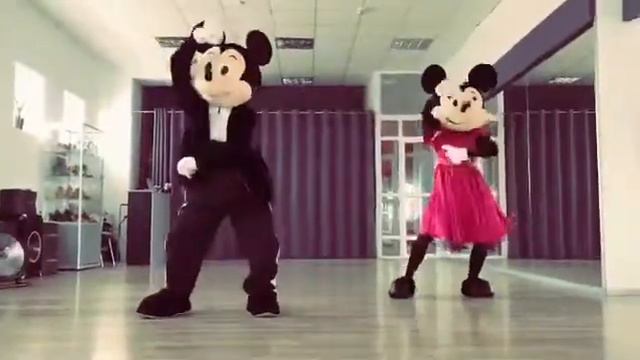 Майкл Джексон в исполнении Микки и Мини Маусов | герои Дисней | смотреть онлайн