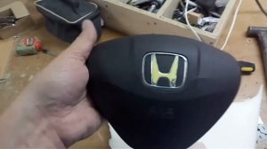 Снять шильдик руля Honda civic
