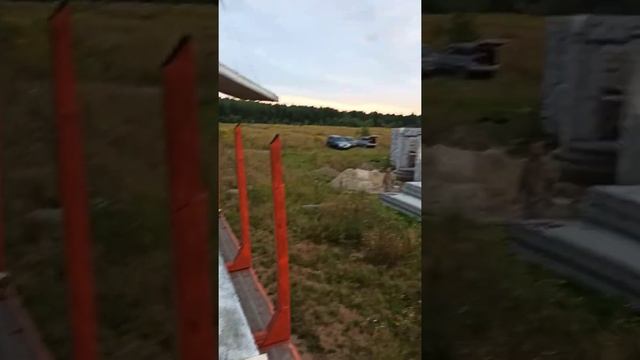 Плита перекрытия ПК84х15 очень тяжелая, пришлось заказывать большой кран смотреть онлайн