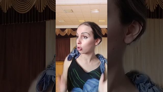 Яжмать записывает Лизоньку Единорожку в различные секции