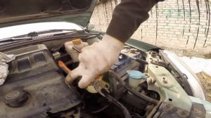 КАК ПОМЕНЯТЬ МАСЛО ГУРа, ЗАМЕНА бачка гура и масла лачетти ( chevrolet lacetti )