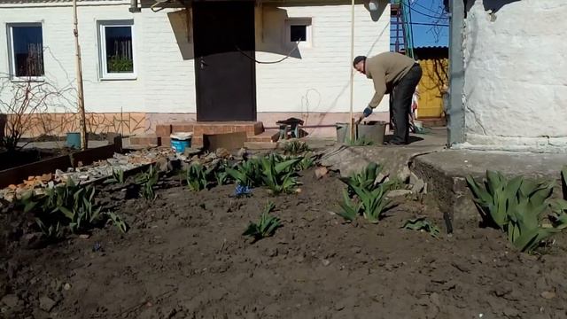 VLOG.КАК НАДО ДЕЛАТЬ ДОРОЖКИ ВО ДВОРЕ ЛЕГКО.Проще простого.
