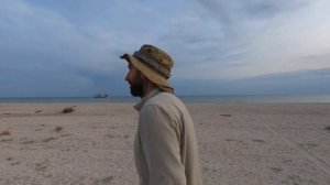 Бердянская коса: Азовское море с палатками