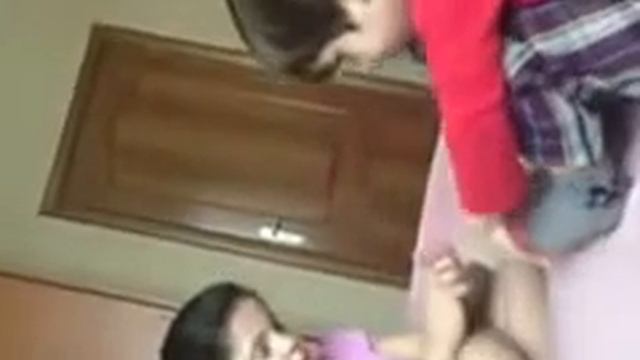 девочка ругает братика)) смотреть онлайн