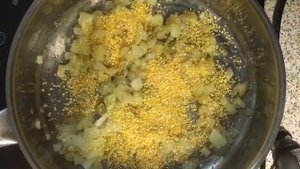 Куриный суп с кукурузной крупой и мятой