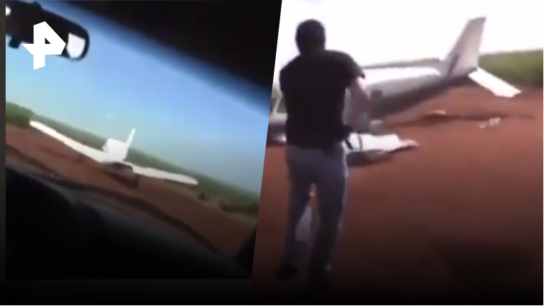Полицейские эпично протаранили самолет с кокаином в Бразилии / РЕН Новости