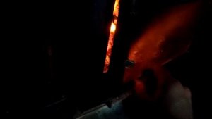 Печь буржуйка со стеклом от старой газовой плиты