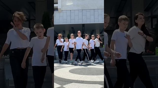 Шаффл, дети со взрослыми, Ростов. Тренер:Лев #shuffletutorial #tutorial #dancevideo #танцы #shuffle смотреть онлайн