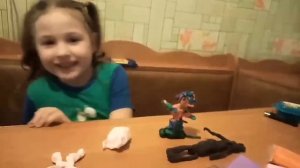 София делает поделки из пластилина / Воздушный пластилин для детей / Что такое легкий пластилин?