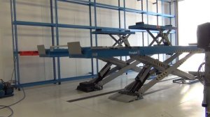 Ножничный подъемник с люфт детектором в 4 х направлениях модель SF 6403 46 LT