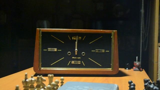 Часы Янтарь,каминные с боем.1974 год смотреть онлайн