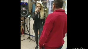 Караоке на колонке Eltronic супер?