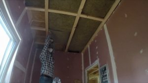 ПОТОЛОК ИЗ ГИПСОКАРТОНА в котельной по деревянному каркасу своими руками