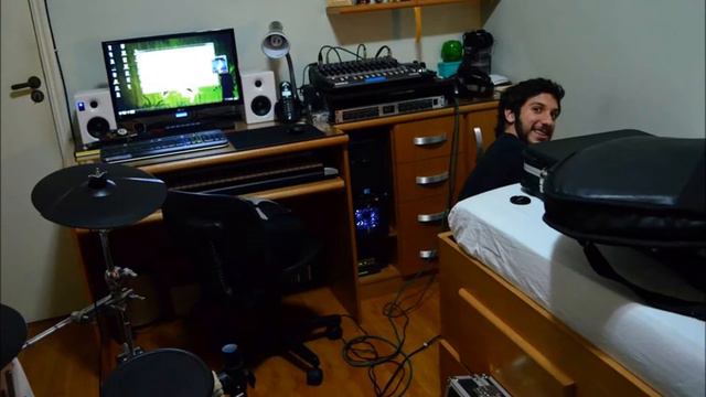 Fat Fingers - Ready to Fight (DEMO) смотреть онлайн