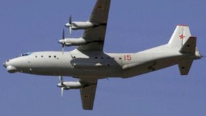 Хороший гул у Ан-12 в небе, родной самолет.