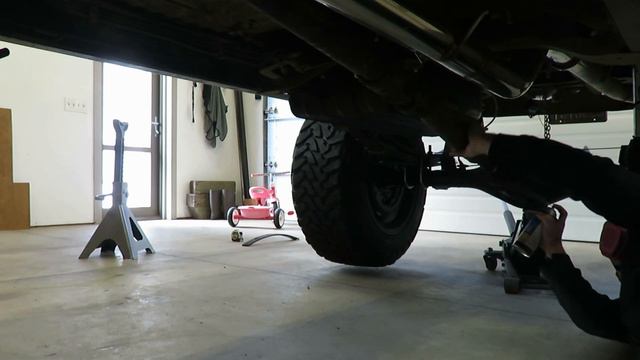 We Found A Bad Leaf Spring In The SAS TDI Toyota Pickup смотреть онлайн