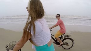 Carlos Vives, Shakira - La Bicicleta (Official Joke)