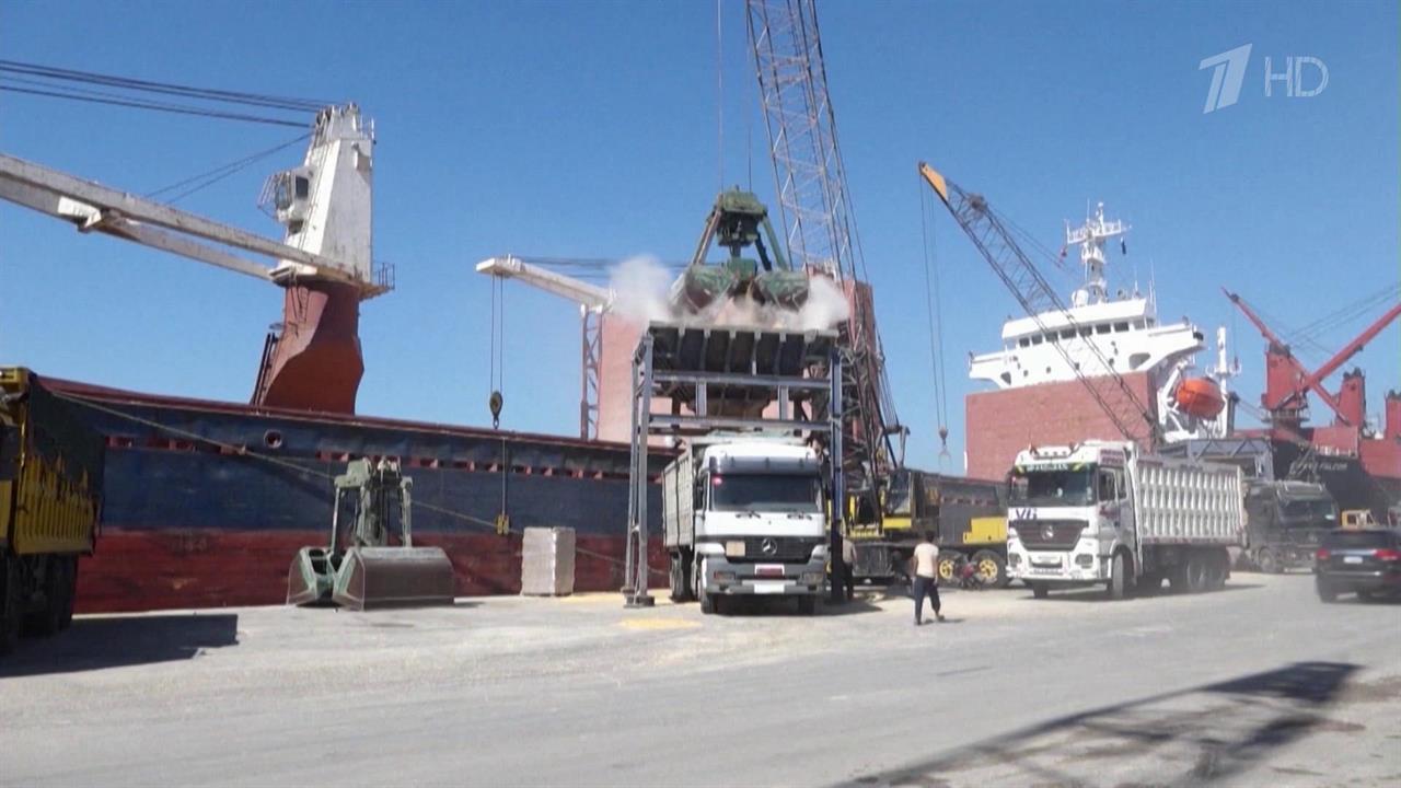 Москва пересмотрит участие в зерновой сделке, если Запад не снимет препятствия для экспорта РФ.