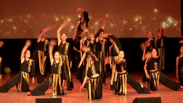 №40 Образцовый ансамбль танца "Дежа вю плюс" - "Навстречу солнцу" Фестиваль искусств "Summer Fest" смотреть онлайн