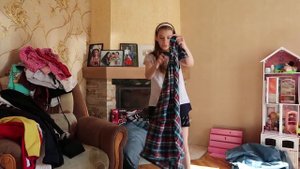 VLOG Даша примеряет вещи Кати и Насти