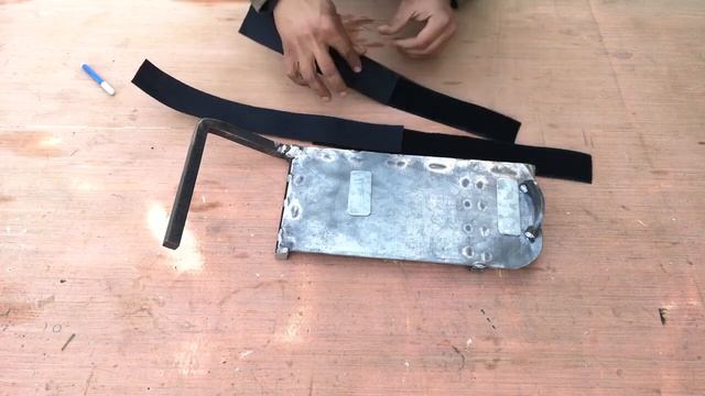 Электрик показал, как самому сделать лапти кошки для лазания по столбам смотреть онлайн