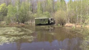 Газ 66  выделывается!