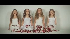 Дети красиво поют,песню про маму