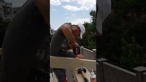Монтаж нагеля скрепляющего стропильную ногу с мауэрлатом