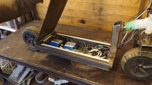 Electric scooter from a gyroscooter