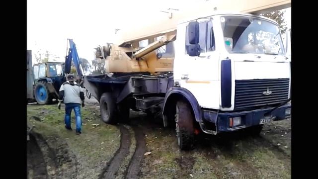 МАЗы автокран, самосвал, ЮМЗ-6 и бездорожье. MAZ truck crane, dump truck, UMZ-6 and off-road смотреть онлайн