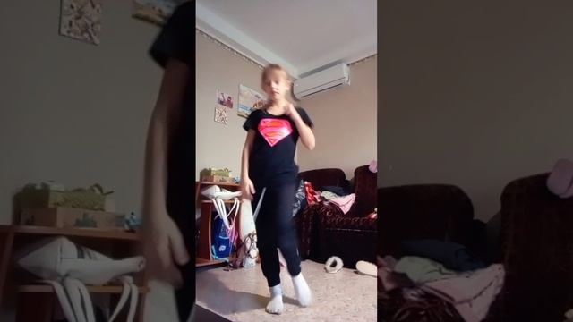 #tiktokvideo #танцы #tiktok #dance #миланахаметова #друзья #likee