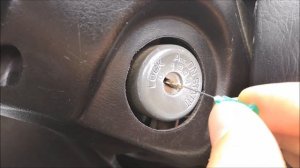 Как достать сломанный ключ из замка зажигания