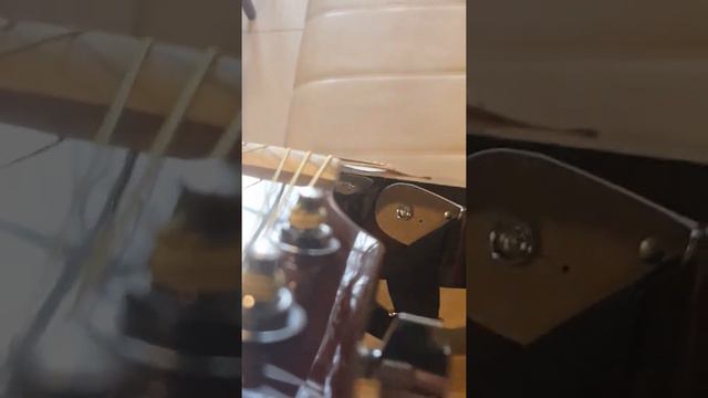 Pahalı ve sıfır akustik gitarın sapına inanamayacaksınız !!!!