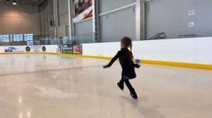 Лебедева Мирослава 6 лет! Красивое скольжение! Хорошие прыжки! Фигурное катание! Miroslava Lebedeva